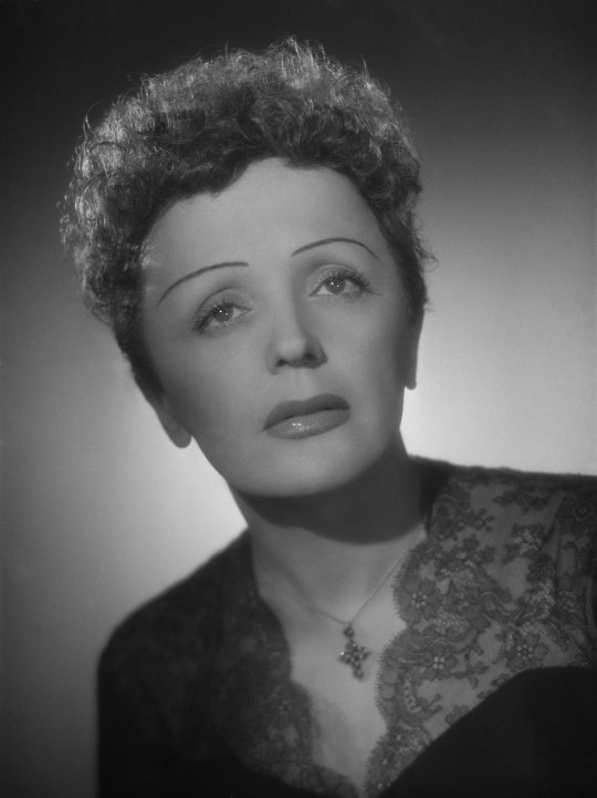 La Vie en Rose (2007): The Many Faces of Édith Piaf (image credits: wikimedia)