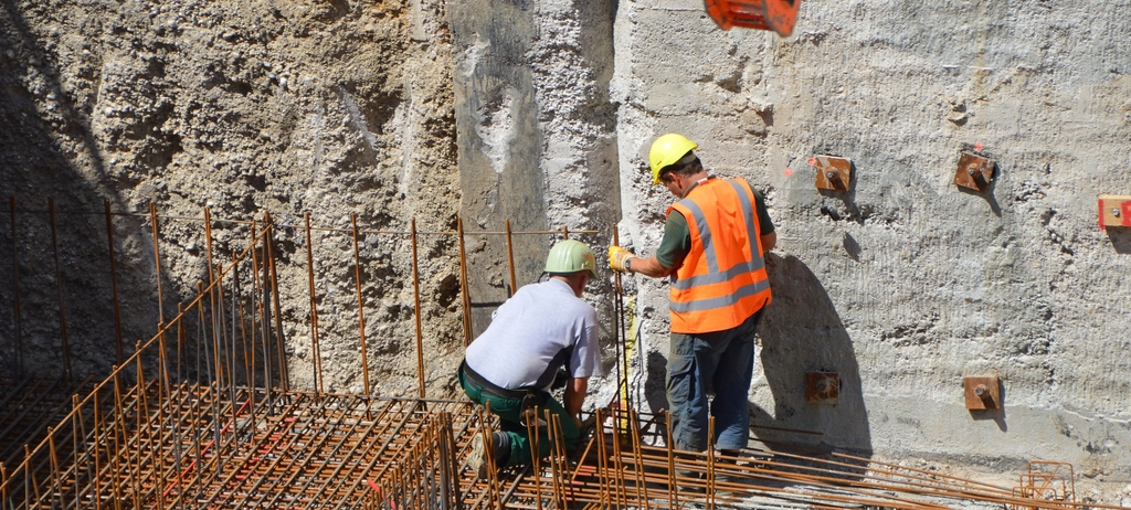 Concrete: The Foundation Beneath Our Feet (image credits: rawpixel)