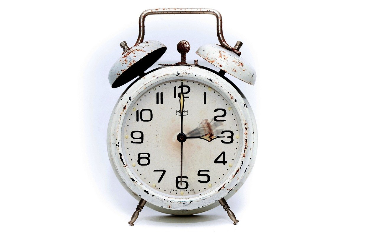 Alarms: Timekeepers That Never Sleep (image credits: pixabay)