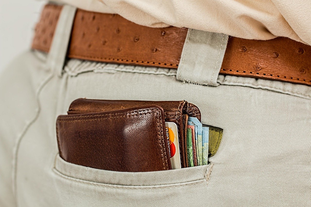 Secure Your Valuables (image credits: pixabay)