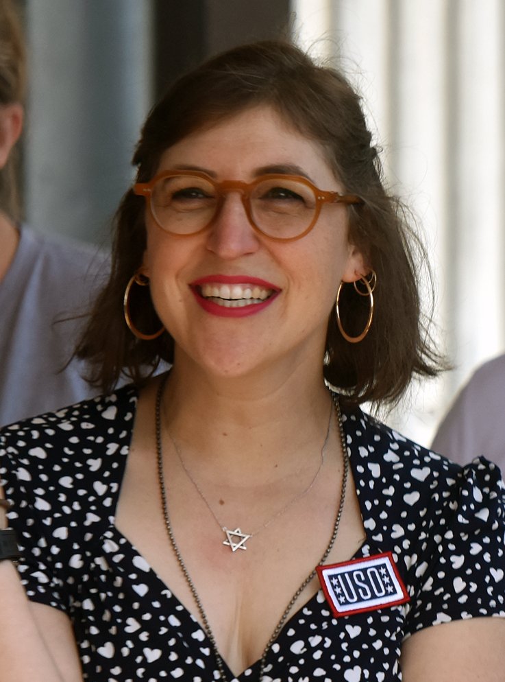 Mayim Bialik – Ph.D. in Neuroscience (image credits: wikimedia)