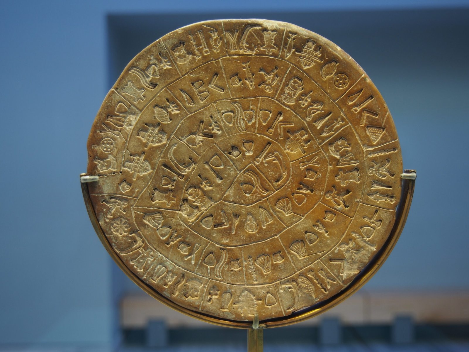 Phaistos Disc (image credits: wikimedia)