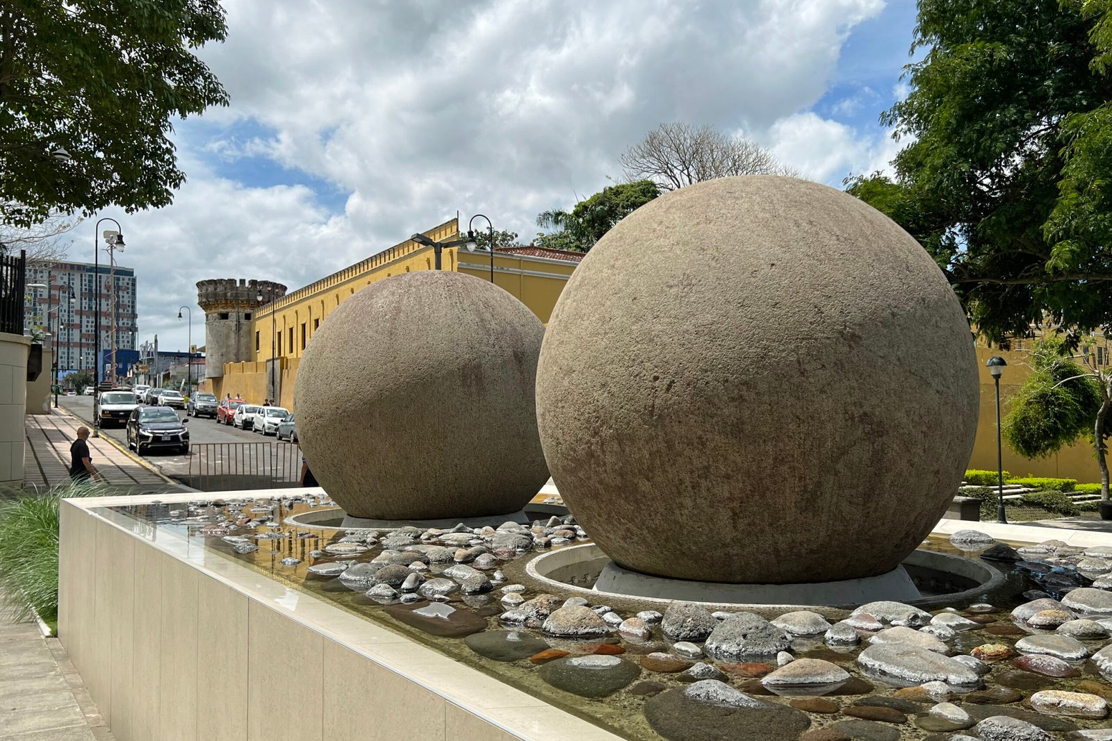 Stone Spheres of Costa Rica (image credits: wikimedia)