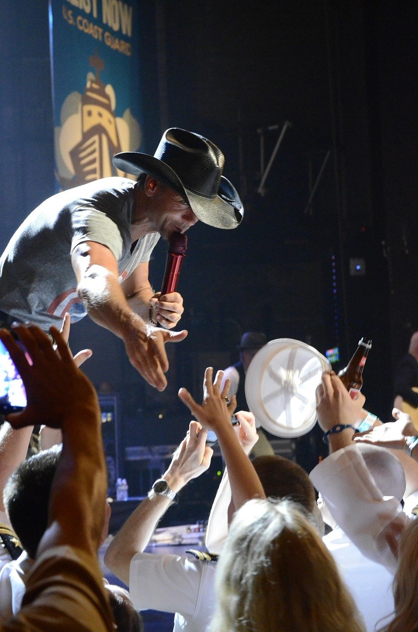 Nelly & Tim McGraw – “Over and Over” (image credits: pixabay)