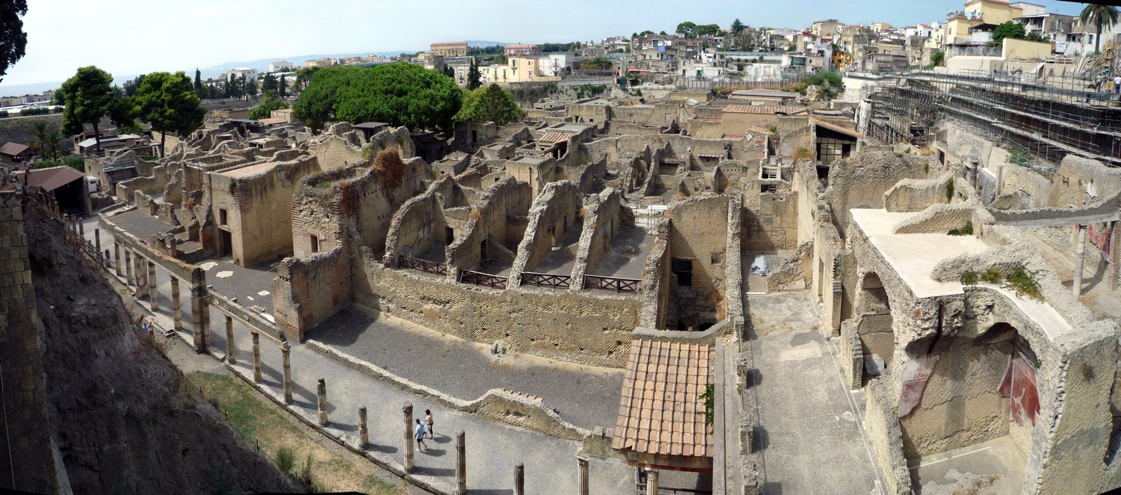 Herculaneum, Italy (image credits: wikimedia)