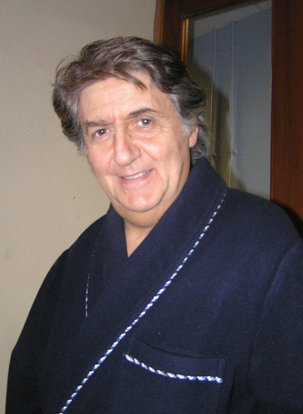 Tom Conti in “The Pope Must Die” (1991) (image credits: wikimedia)