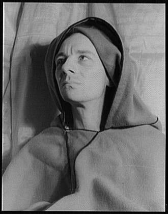 John Gielgud in “The Shoes of the Fisherman” (image credits: wikimedia)