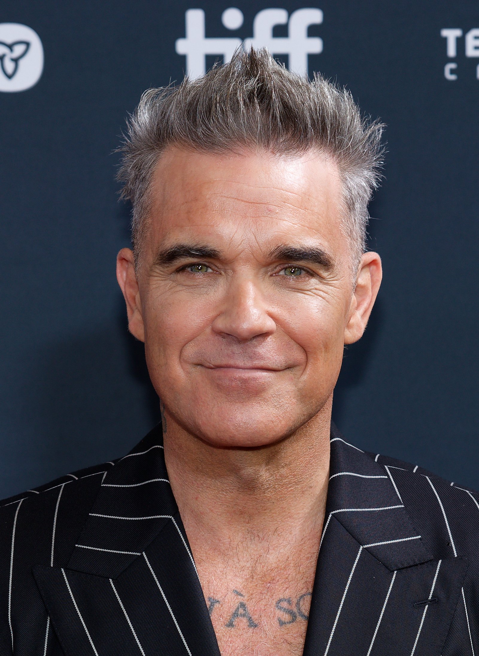 Robbie Williams: Escaping the Chaos of Addiction (image credits: wikimedia)