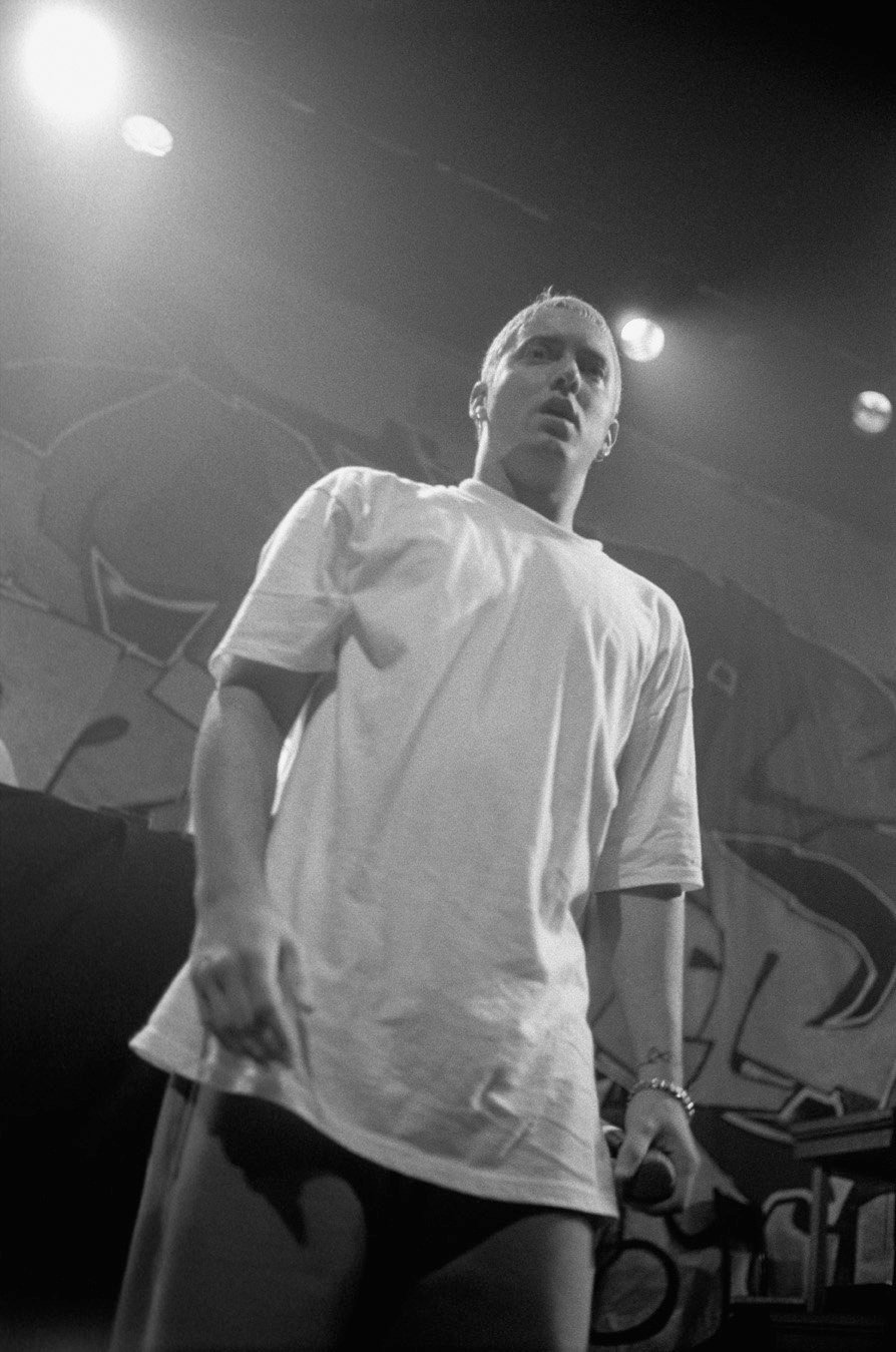 Eminem: The Rap God Who Beat the Bottle (image credits: wikimedia)