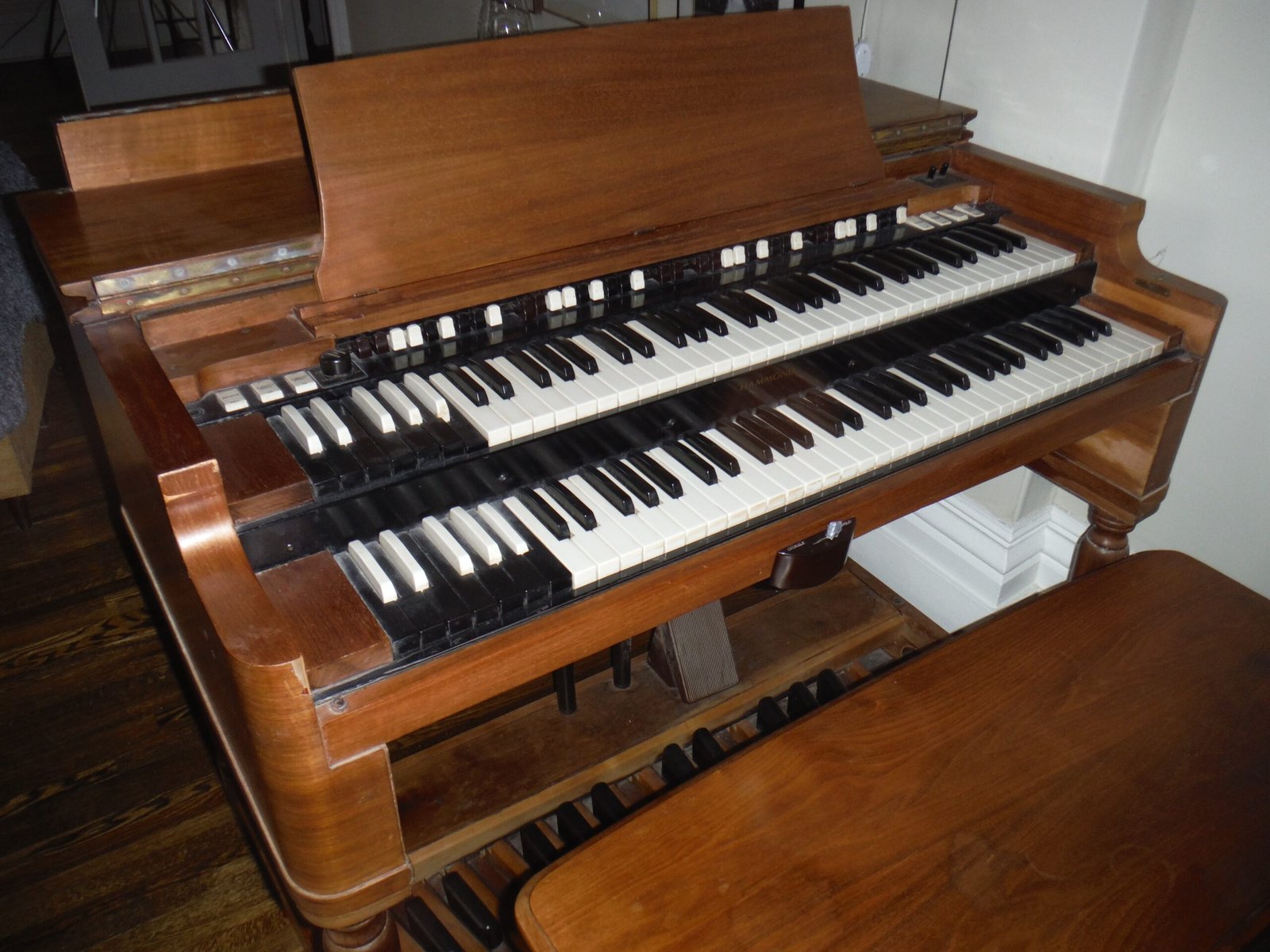 Organ (Hammond B3) (image credits: wikimedia)