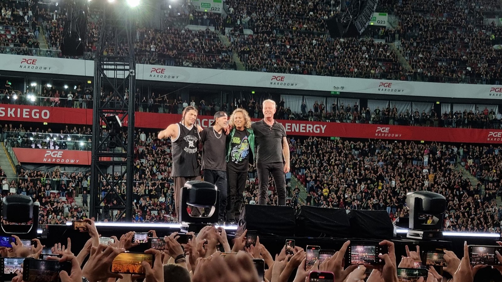 Metallica: Some Kind of Monster – Beyond the Stage (image credits: wikimedia)