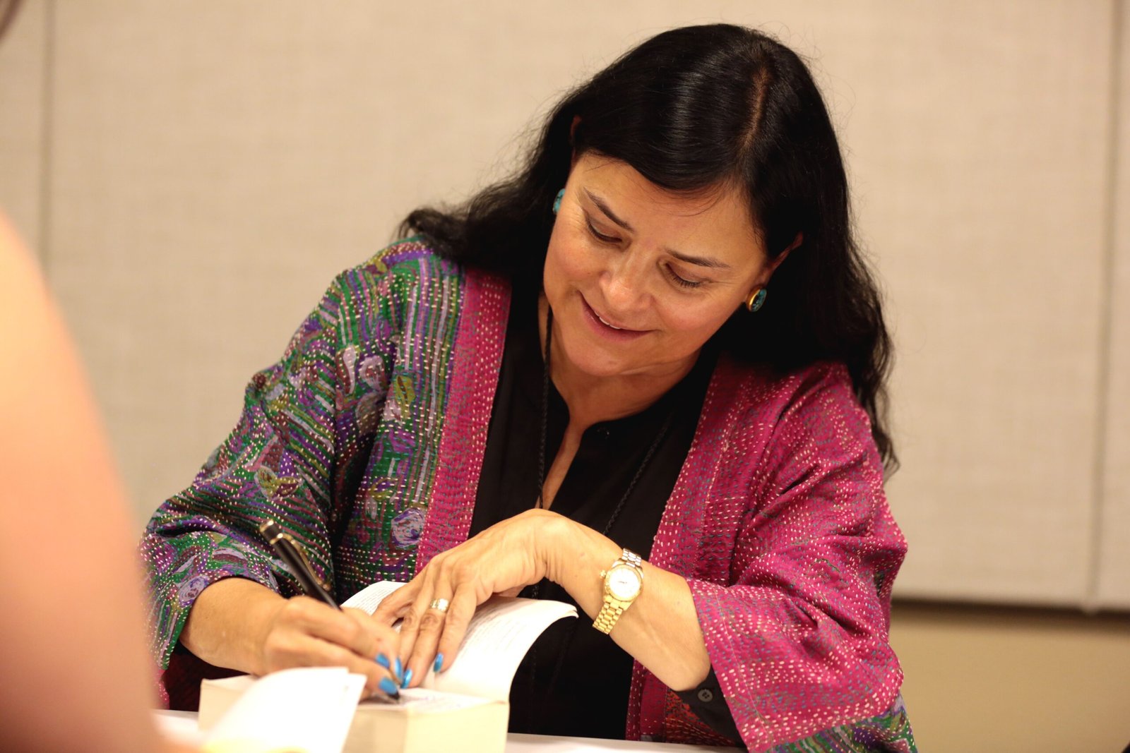 Outlander by Diana Gabaldon (image credits: wikimedia)
