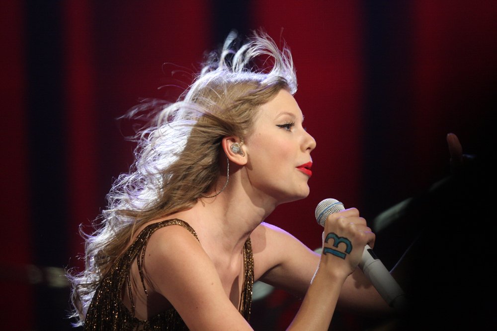 Taylor Swift’s Lucky Number Is 13 (image credits: wikimedia)