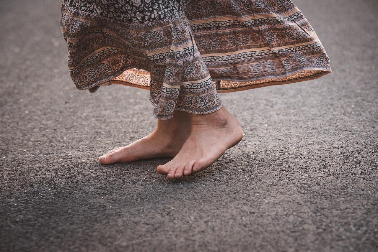 Toe the Line (image credits: pixabay)