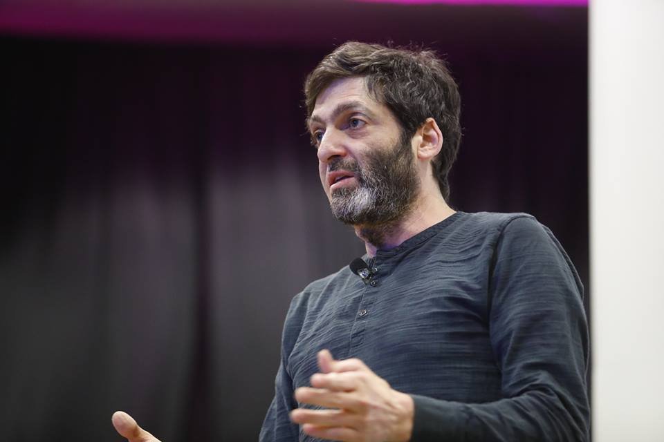 Predictably Irrational by Dan Ariely (image credits: wikimedia)