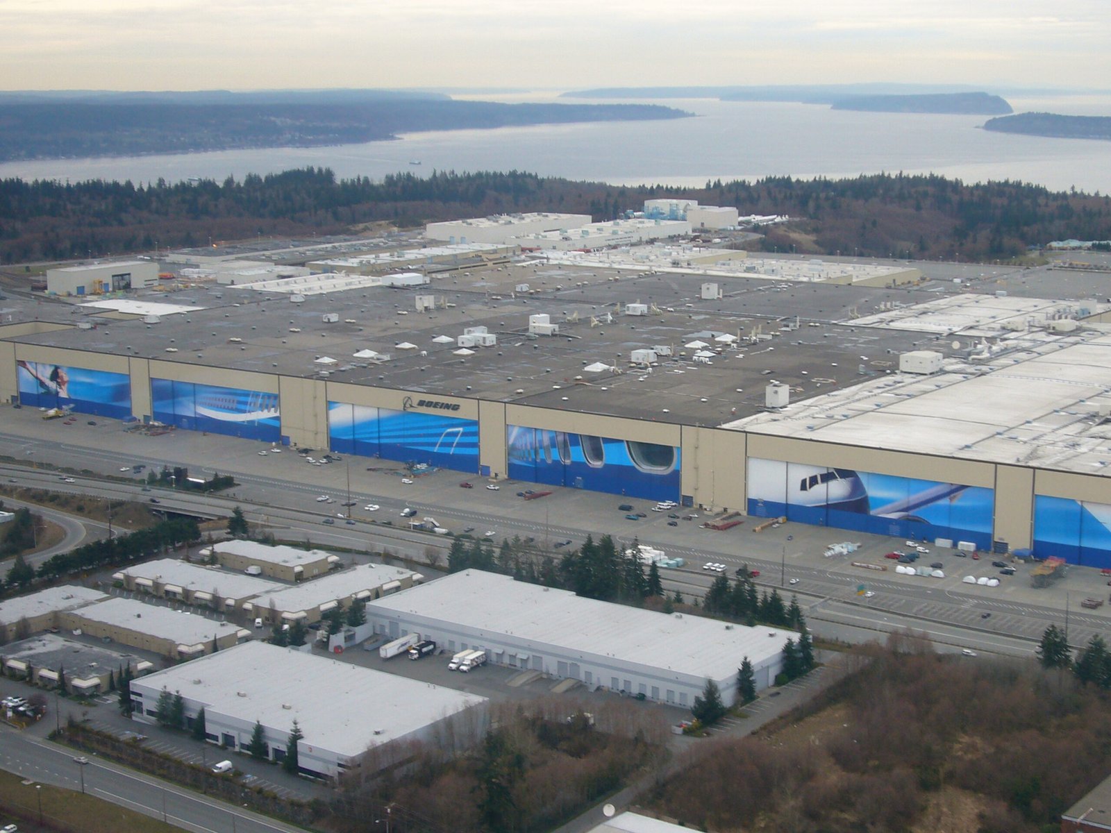 Boeing Everett Factory: Where Giants Are Born (image credits: wikimedia)