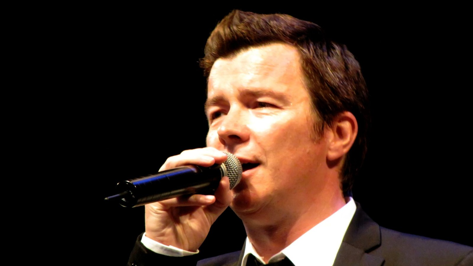 19. Pop Culture: Music and Memes (image credits: wikimedia)