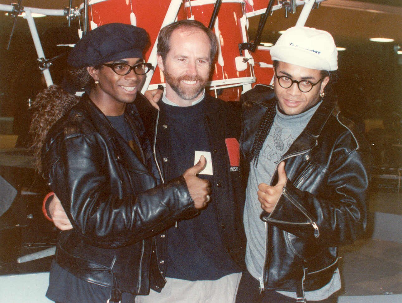 Milli Vanilli’s Career-Killing Skip (1989) (image credits: wikimedia)