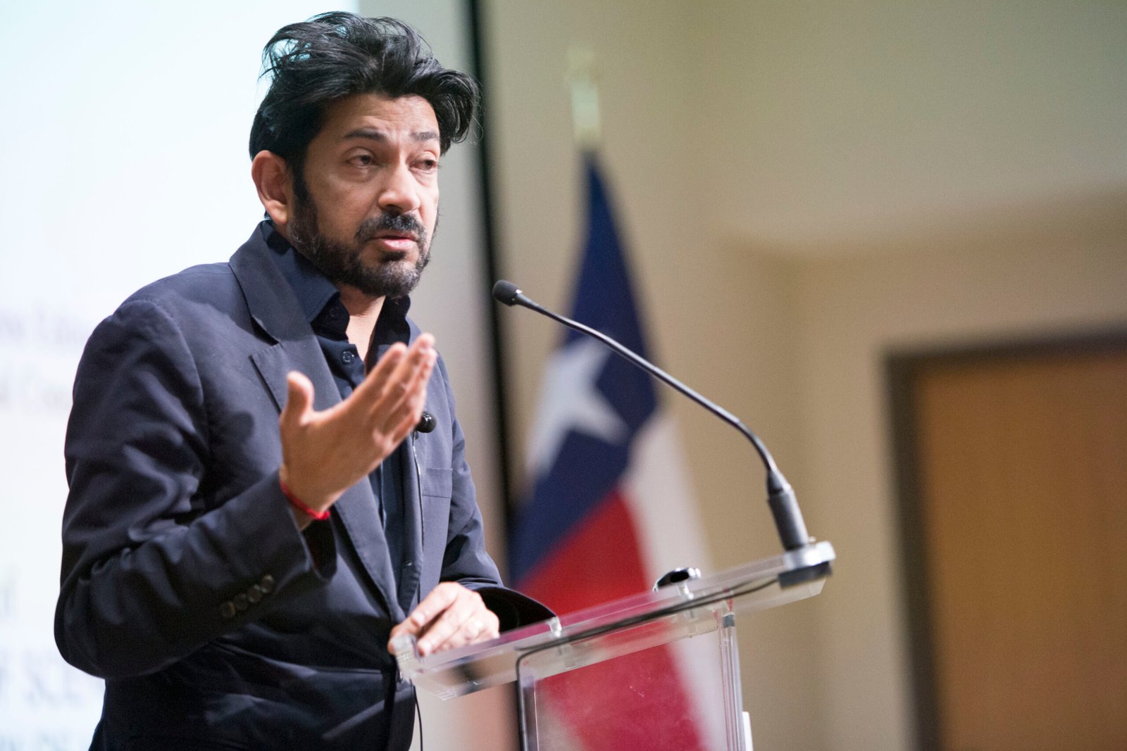 The Gene: An Intimate History by Siddhartha Mukherjee (image credits: wikimedia)
