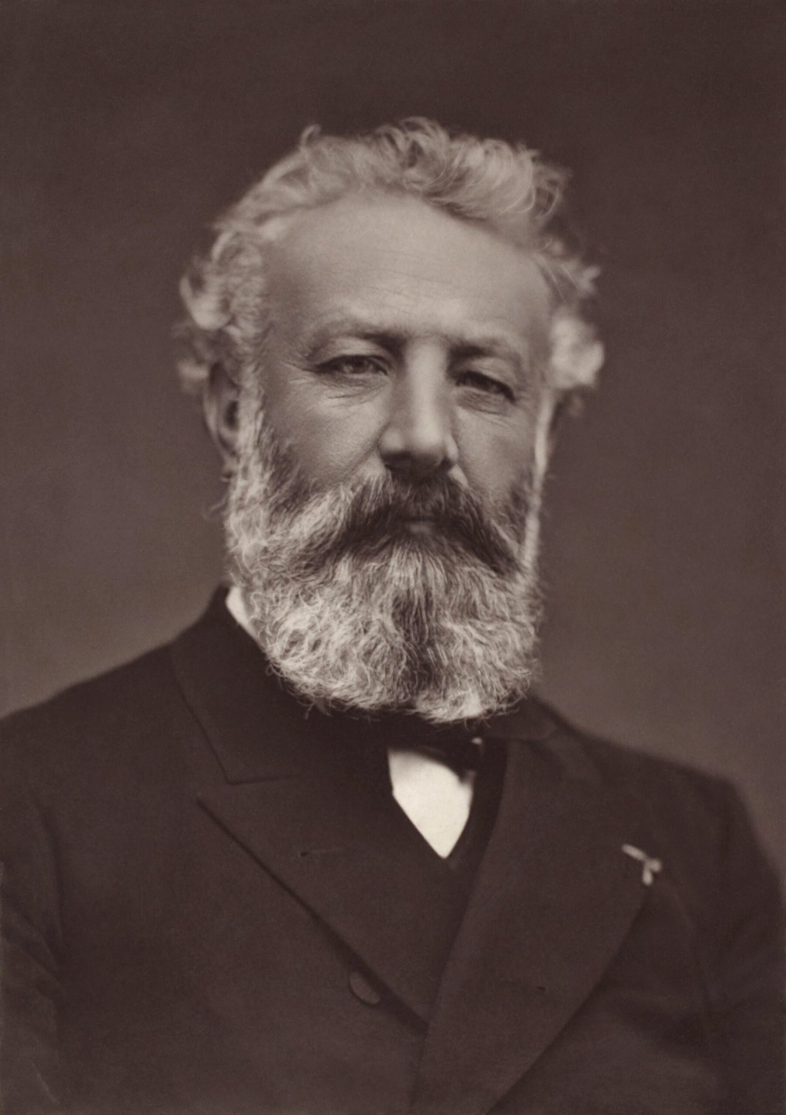 From the Earth to the Moon by Jules Verne (1865) (image credits: wikimedia)