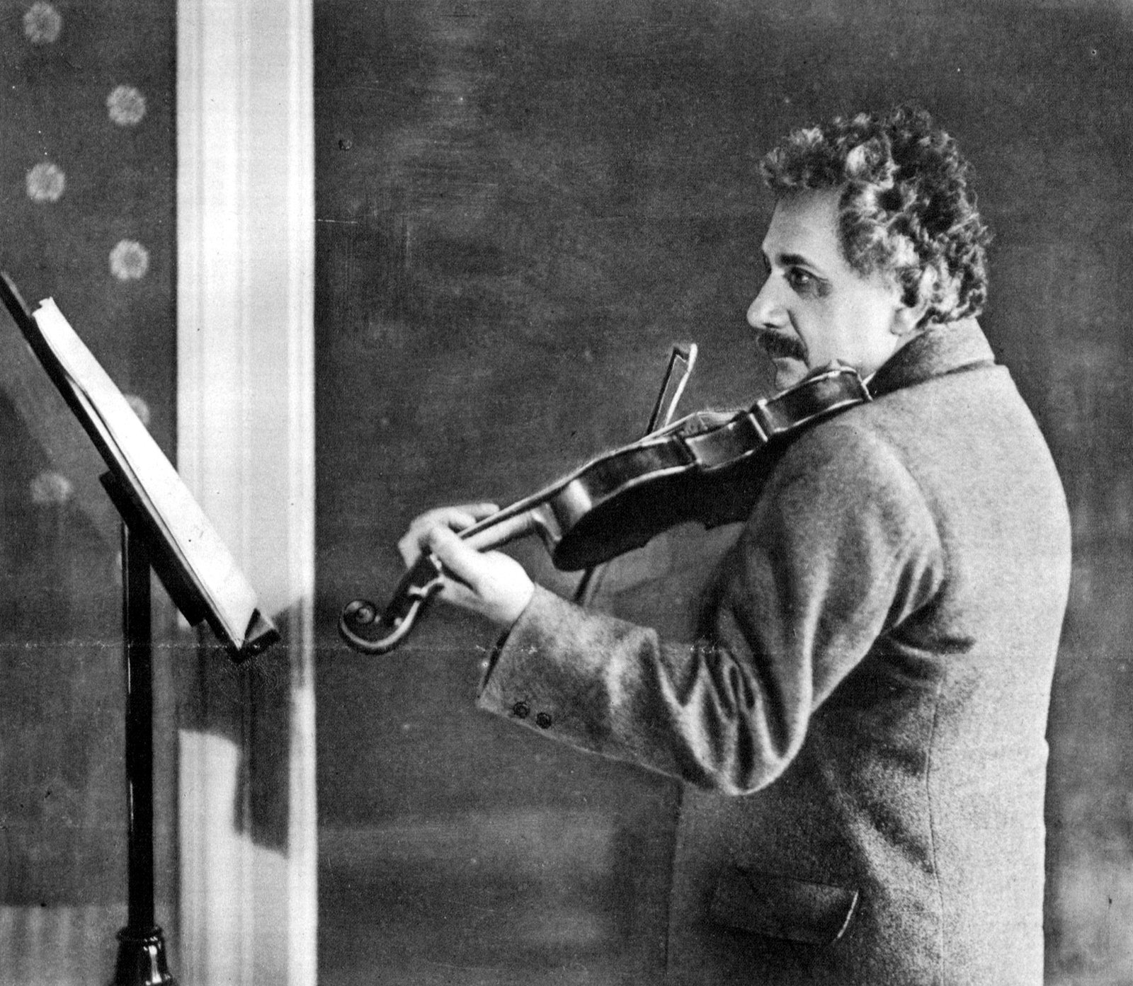 Albert Einstein – Violinist (image credits: wikimedia)