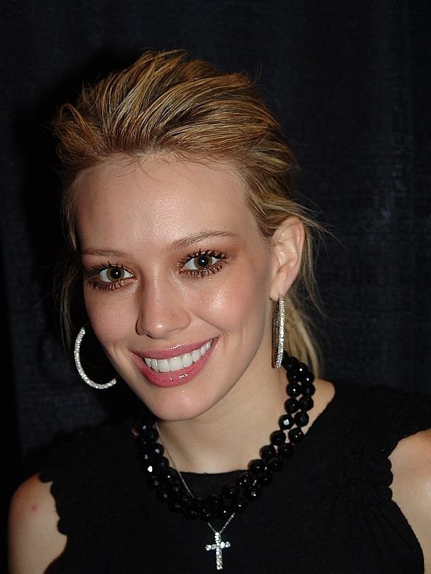 12. Hilary Duff (image credits: wikimedia)