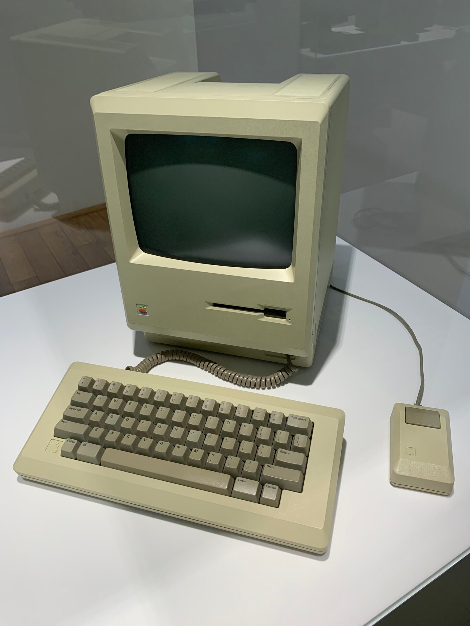 “1984” – Apple Macintosh (1984) (image credits: wikimedia)