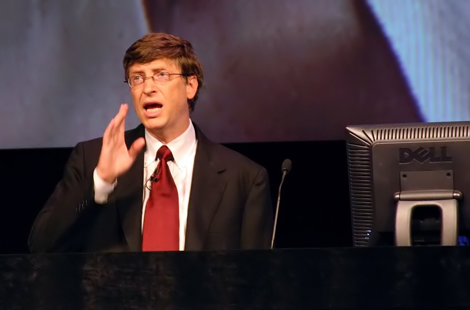 4. Bill Gates and the 32-Bit Operating System (1989) (image credits: wikimedia)