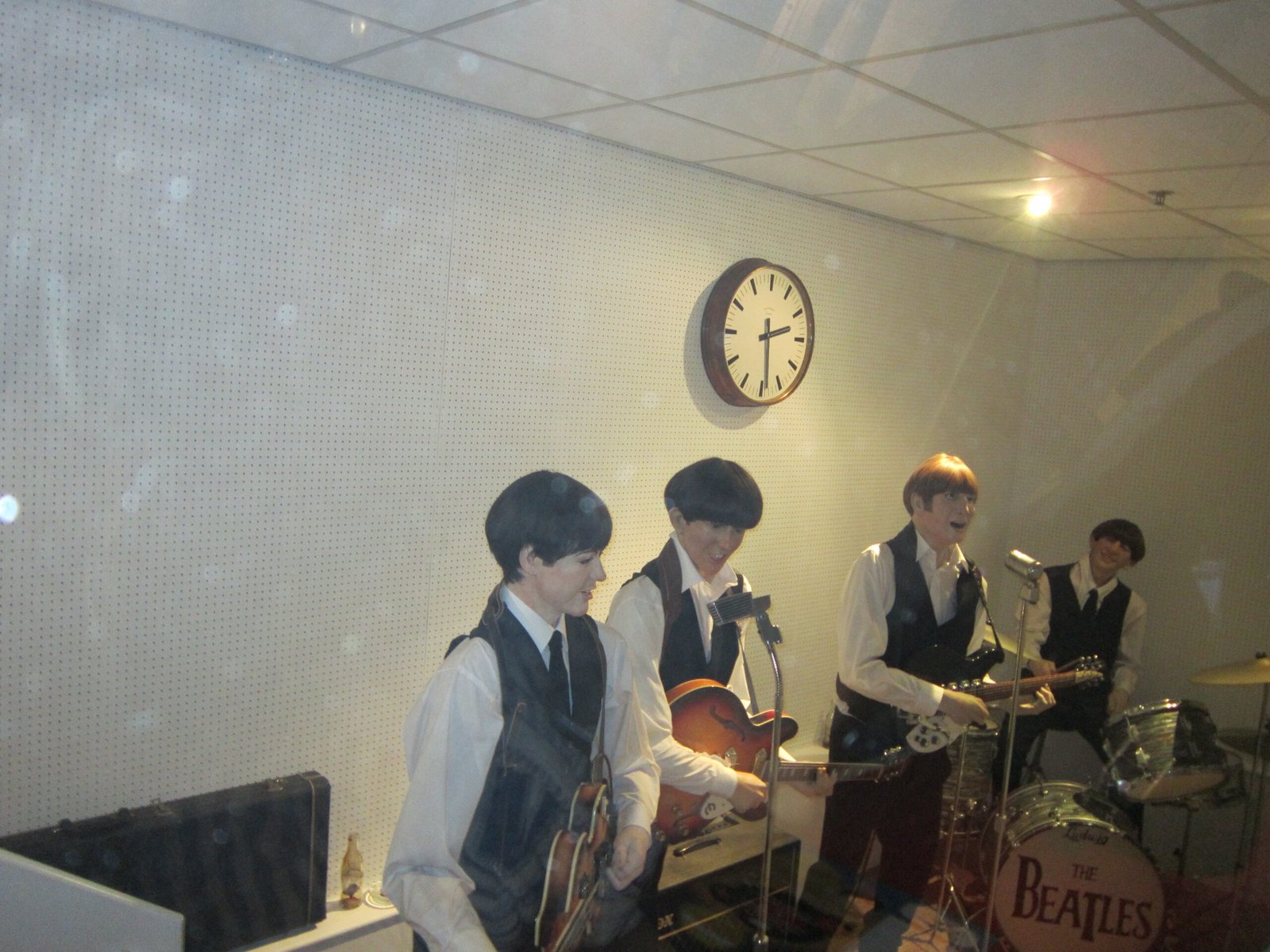 5. The Beatles’ Rejection by Decca Records (1962) (image credits: wikimedia)