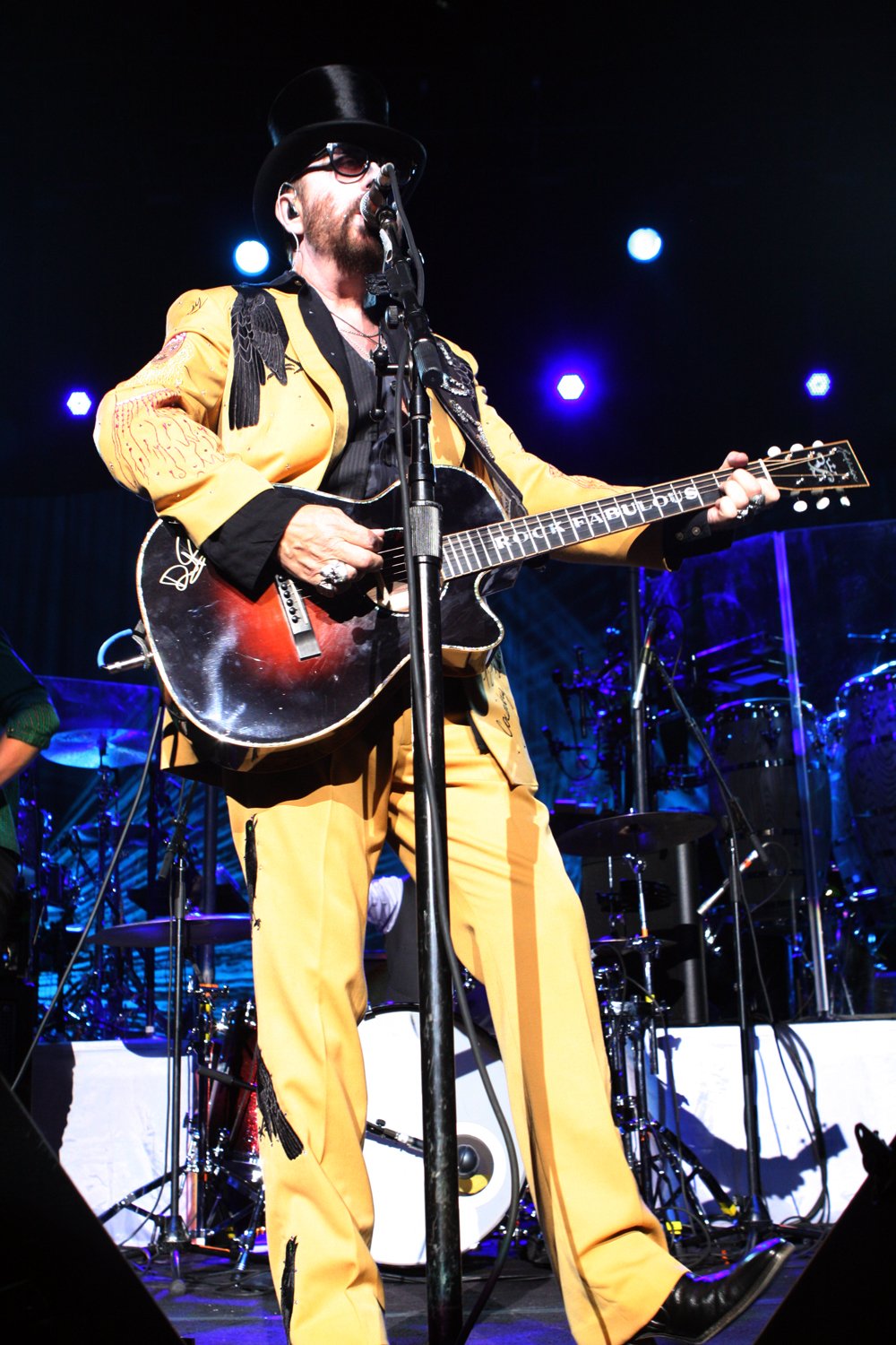Eurythmics – “Sweet Dreams” (image credits: wikimedia)