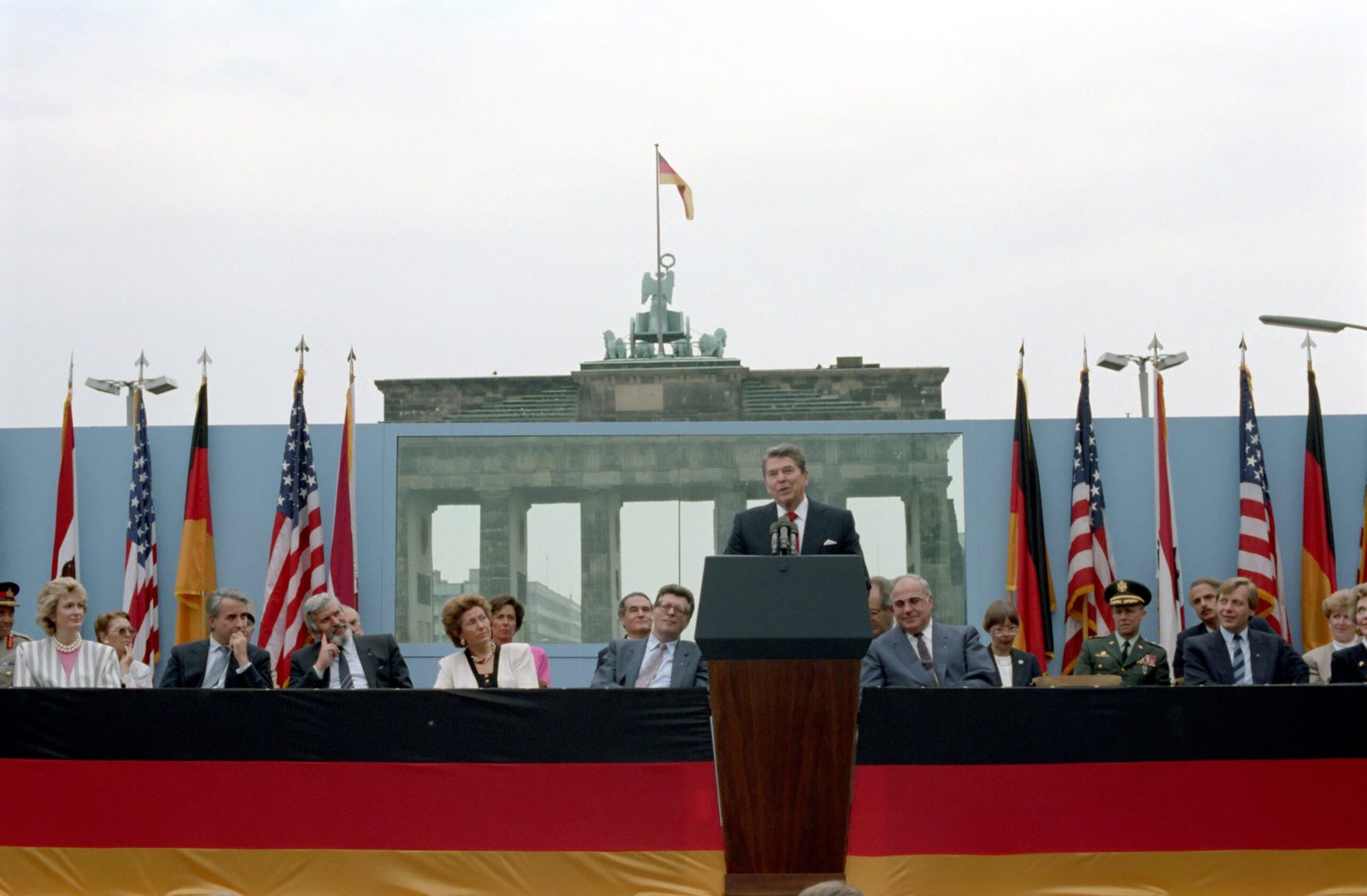 1987 — Ronald Reagan: Dismantling Division (image credits: wikimedia)