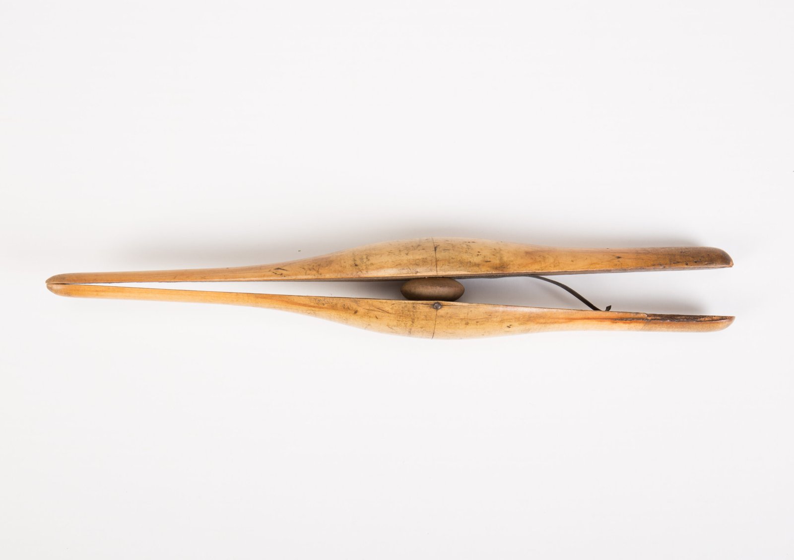 Glove Stretcher (image credits: wikimedia)