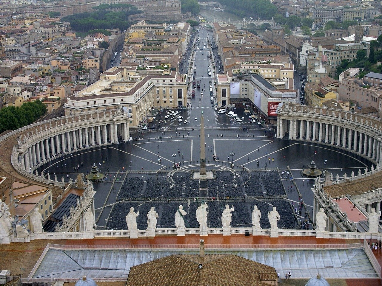 St. Peter’s Square: A Gathering of Hope (image credits: pixabay)