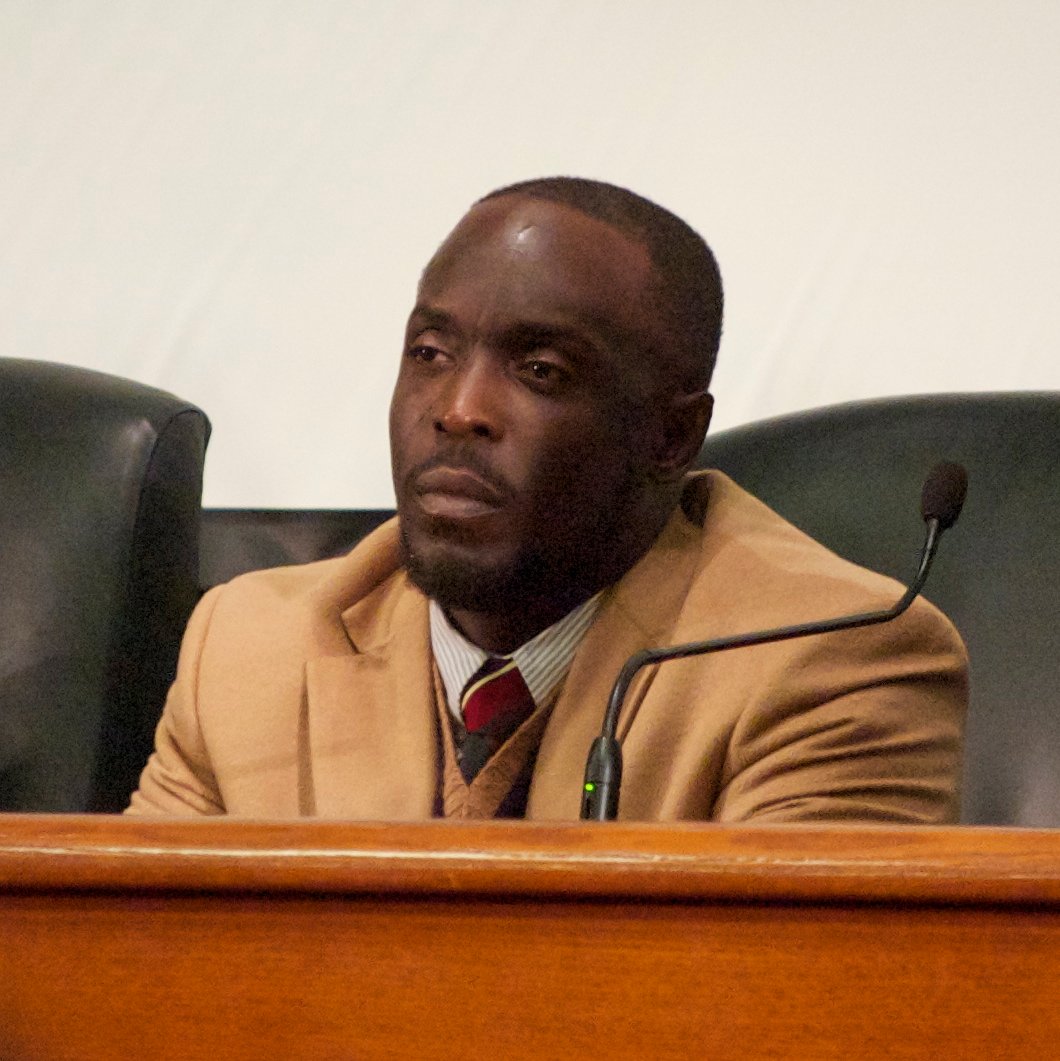 Omar Little: The Outlaw with a Code (image credits: wikimedia)