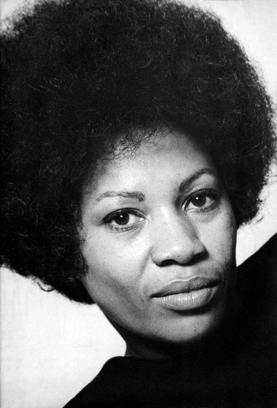 Toni Morrison: The Keeper of Unforgettable Stories (image credits: wikimedia)