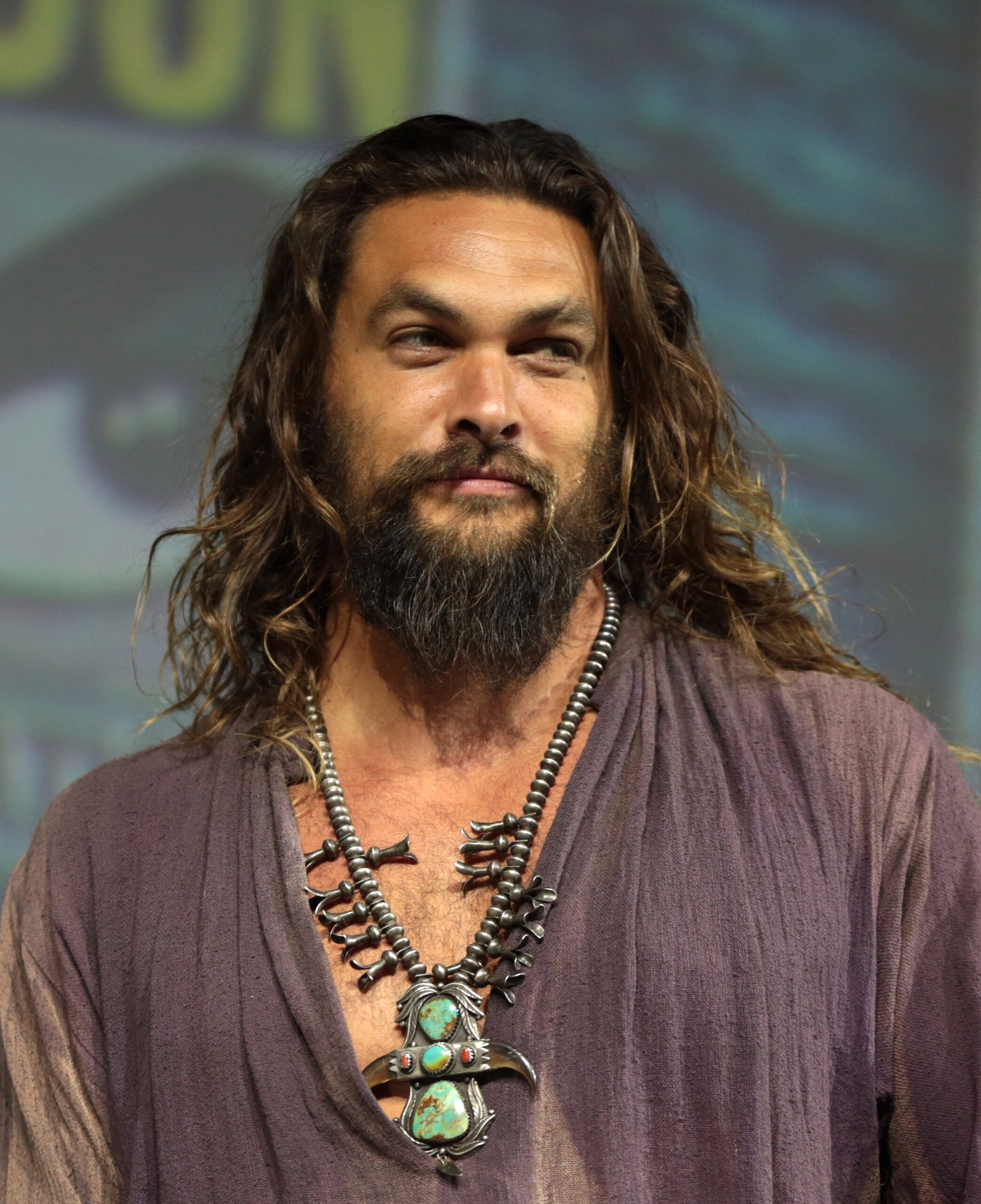 Jason Momoa: Rugged Meets Refined (image credits: wikimedia)