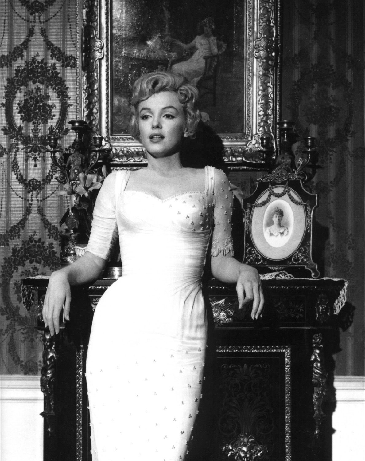 Fashion Choices (image credits: wikimedia)
