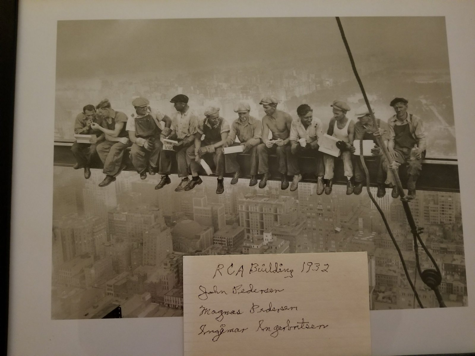 Lunch Atop a Skyscraper (1932) (image credits: wikimedia)