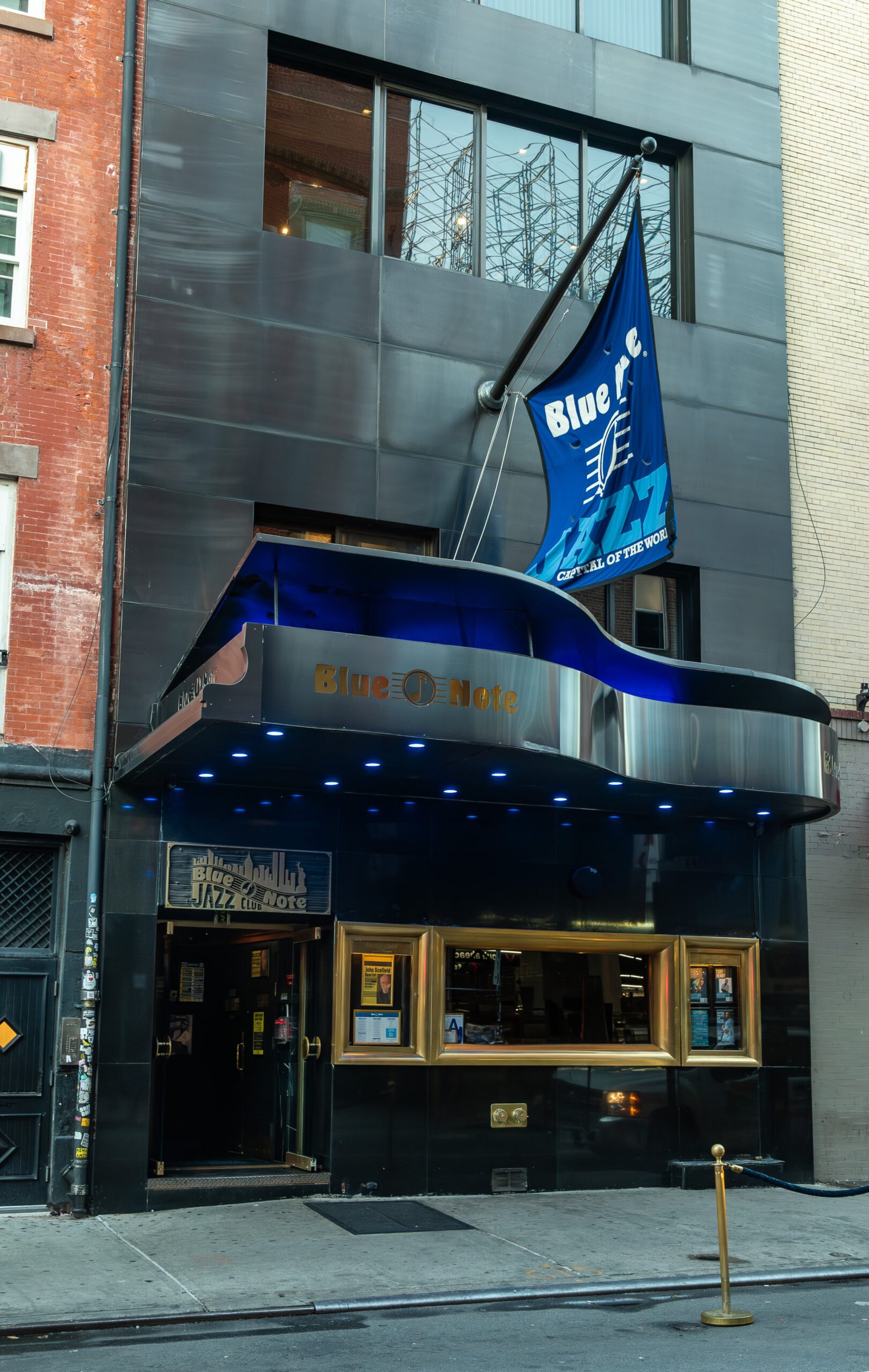 Club and Lounge Roots (image credits: wikimedia)