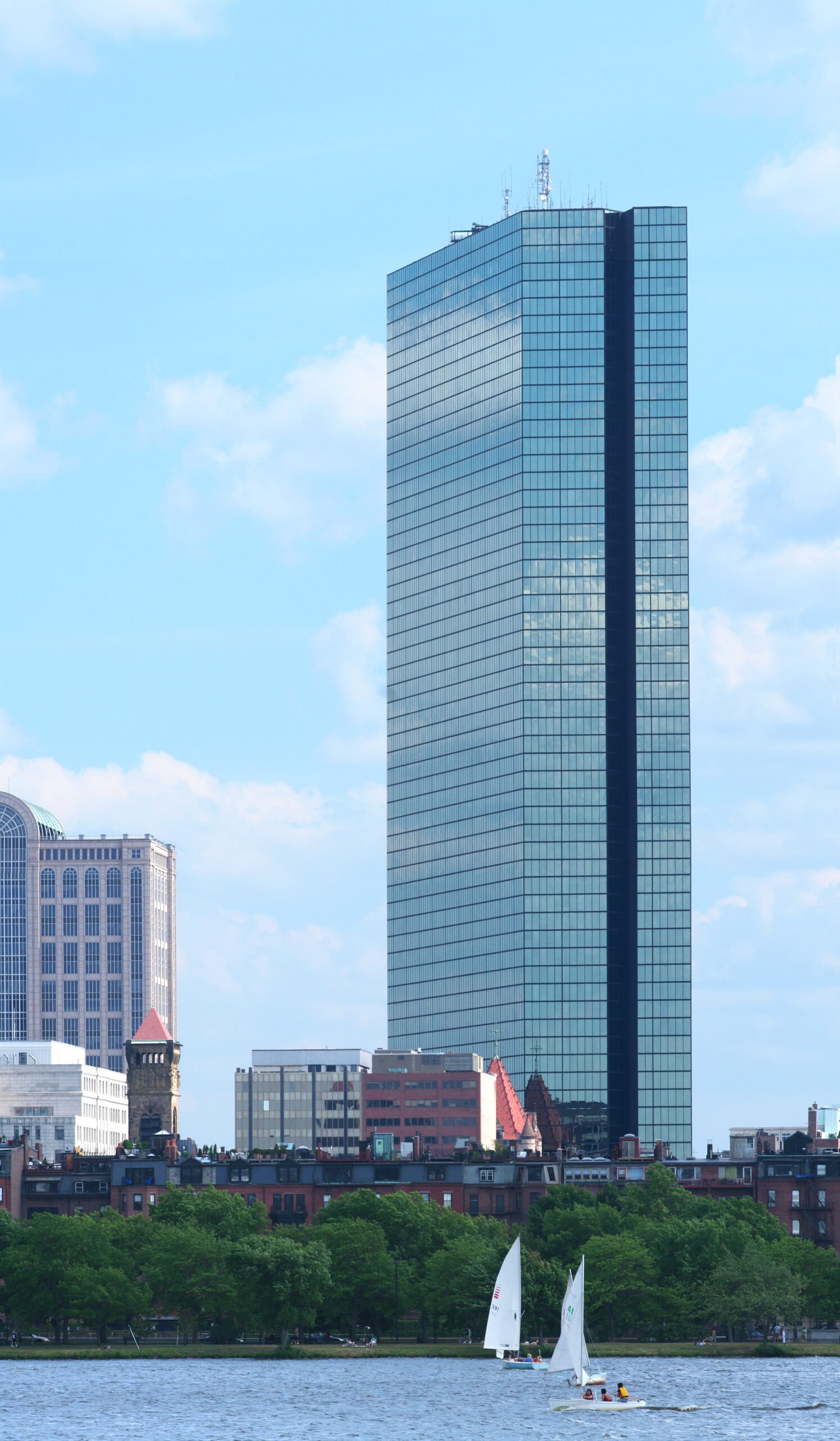The John Hancock Tower’s Falling Windows (image credits: wikimedia)