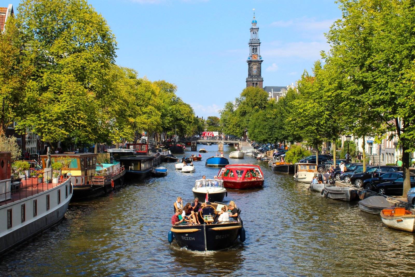 Amsterdam, Netherlands: Canals, Culture, and Color (image credits: wikimedia)