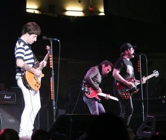 “Thnks Fr Th Mmrs” – Fall Out Boy (image credits: wikimedia)