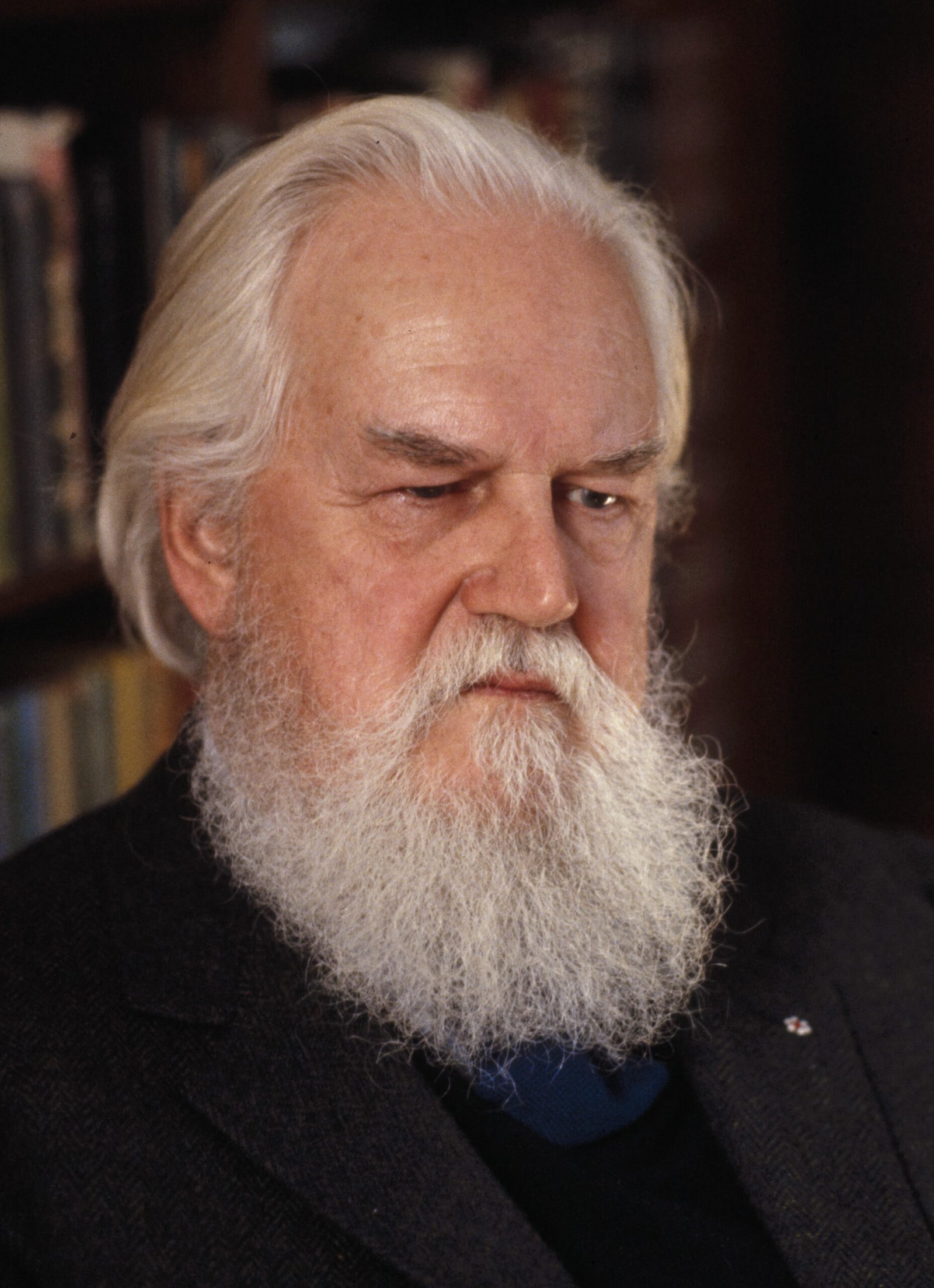 Fifth Business by Robertson Davies (1970) (image credits: wikimedia)