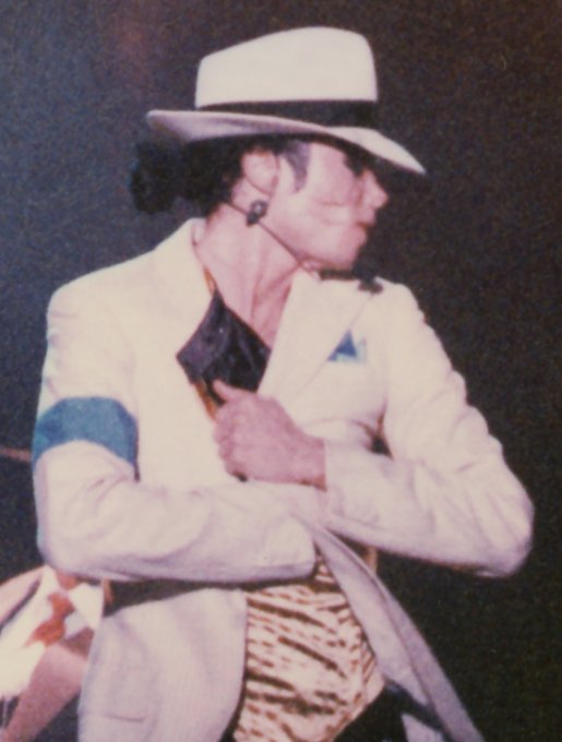 Michael Jackson – Dangerous (1991) (image credits: wikimedia)