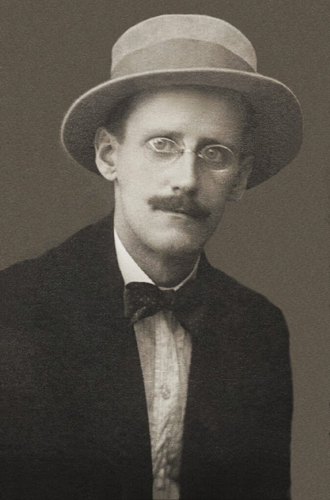 15 Sentences That Changed the Course of Literature