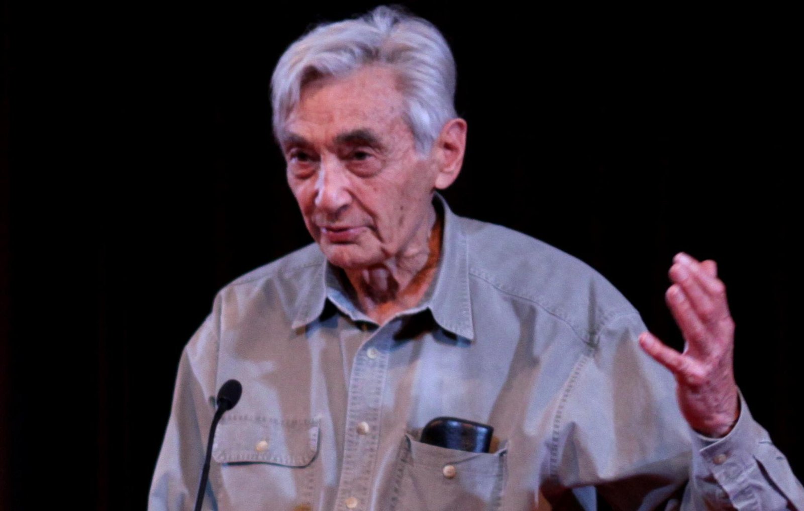 A People's History of the United States by Howard Zinn (image credits: wikimedia)