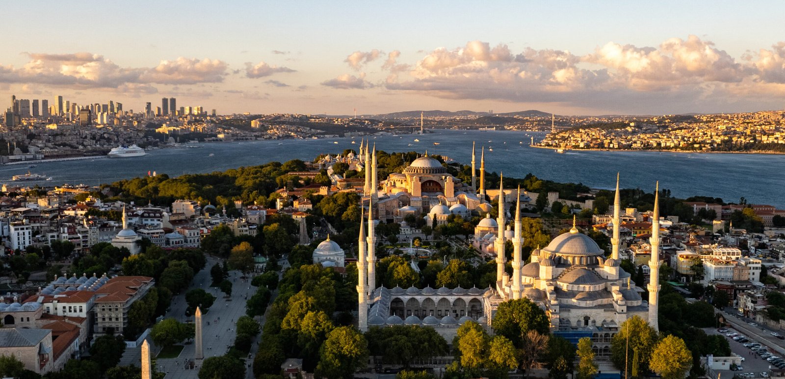 The City of Two Continents: Istanbul (image credits: wikimedia)