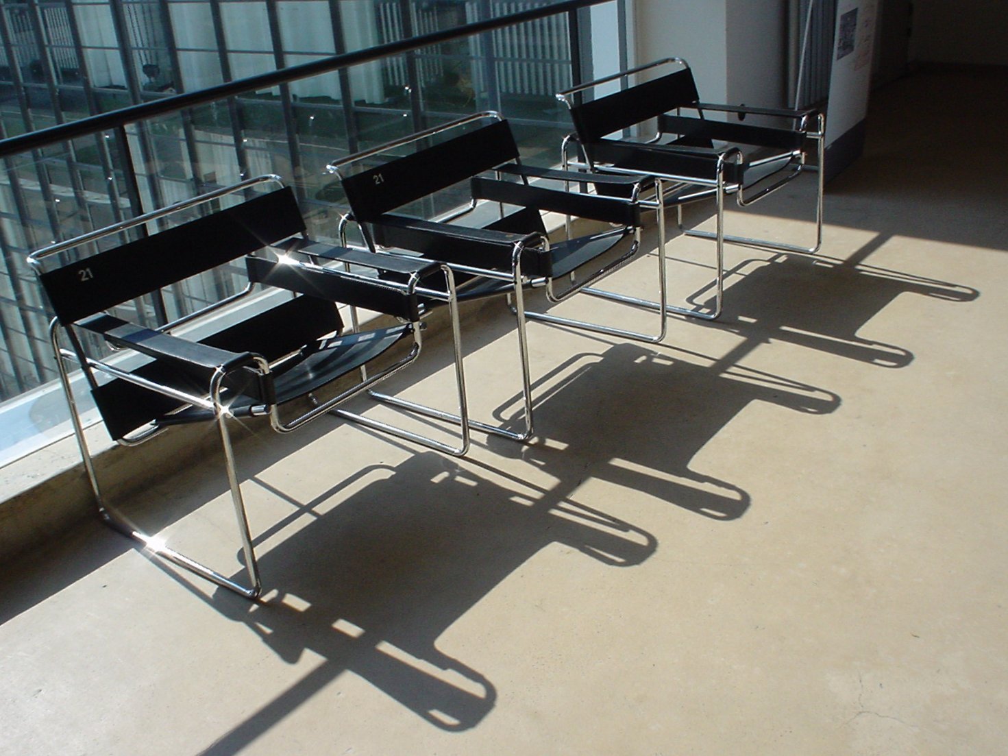 Wassily Chair: The Original Industrial Chic (image credits: wikimedia)