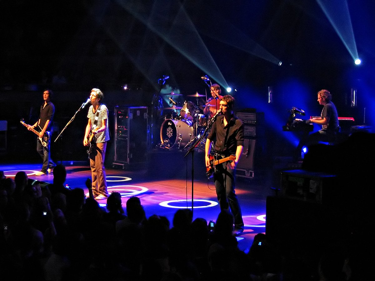 25. “Chasing Cars” by Snow Patrol (image credits: wikimedia)