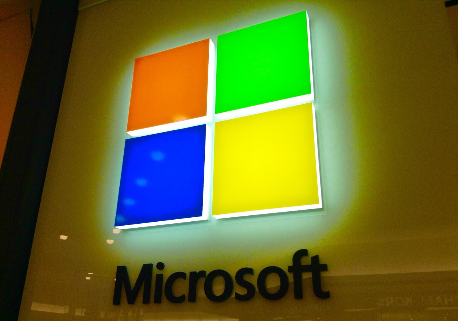 Microsoft: The Software King That Never Stopped Growing (image credits: wikimedia)